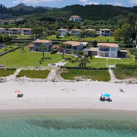 Elios - Beachfront, Big Gardens, Views , Bbq *