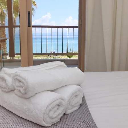Elios - Beachfront, Big Gardens, Views , Bbq *