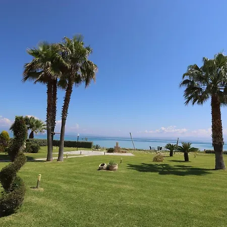 Elios - Beachfront, Big Gardens, Views , Bbq Chaniotis