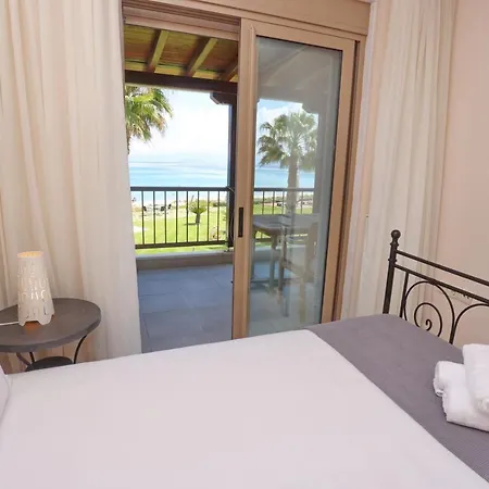 Elios - Beachfront, Big Gardens, Views , Bbq * Chaniotis