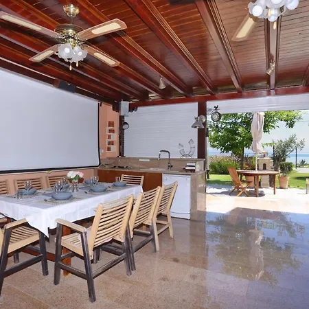 Villa Elios - Beachfront, Big Gardens, Views , Bbq *