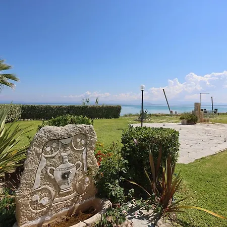 Elios - Beachfront, Big Gardens, Views , Bbq * Chaniotis