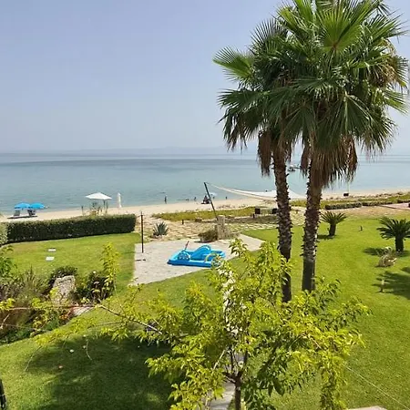 Elios - Beachfront, Big Gardens, Views , Bbq * Chaniotis